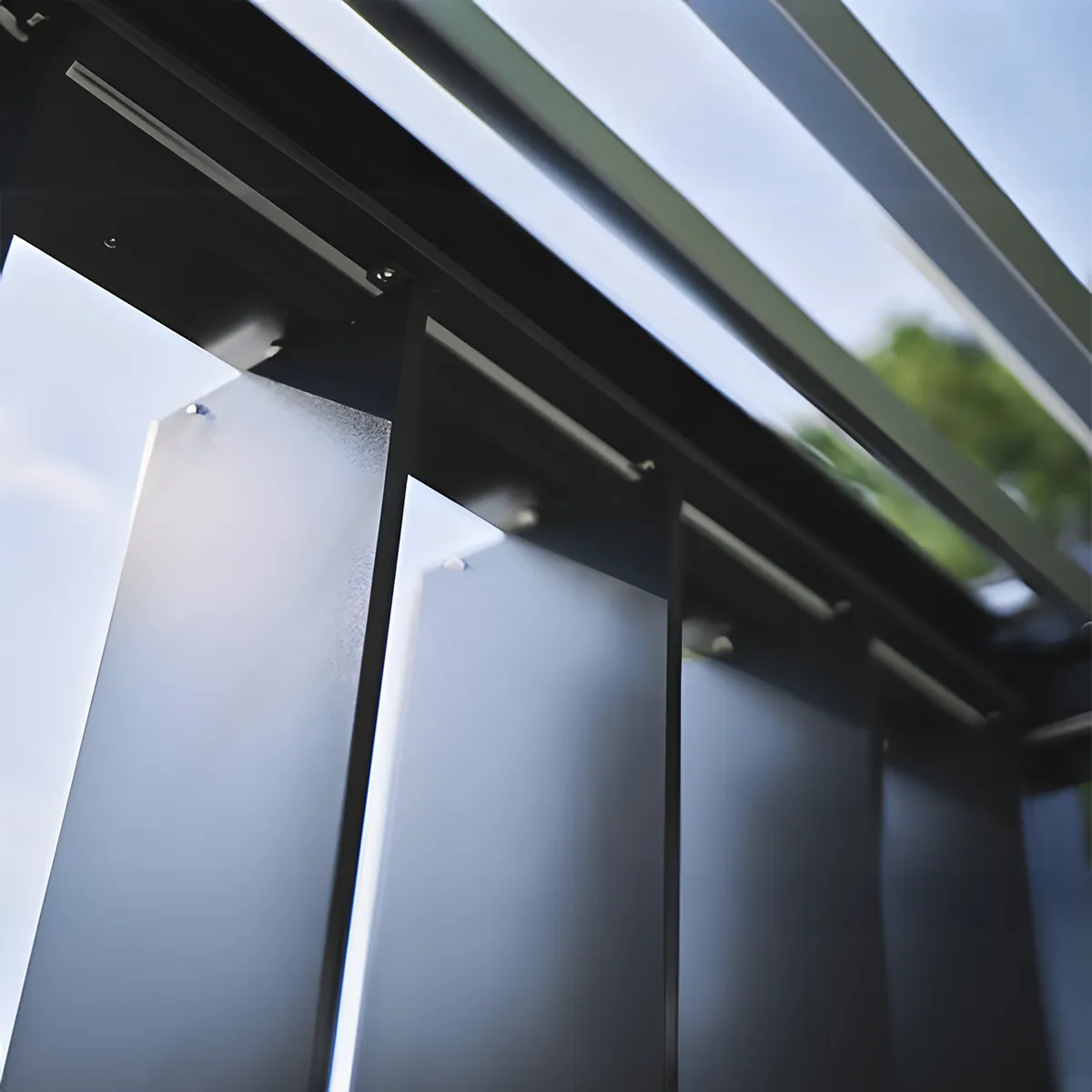 Paroi latérale à lamelles pour pergola